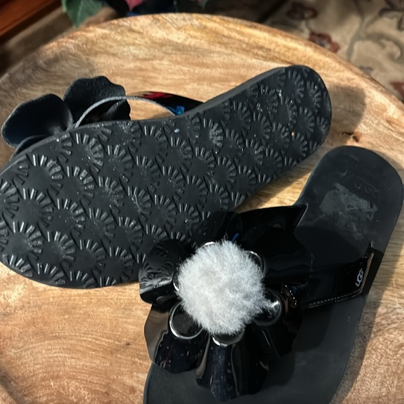 UGG - Picture 5 of 10